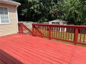 180 Yorktown Rd in North Kingstown, RI - Building Photo - Building Photo