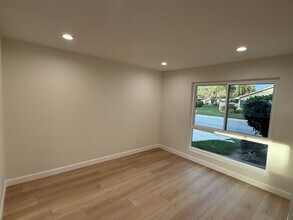 28112 Village 28 in Camarillo, CA - Building Photo - Building Photo