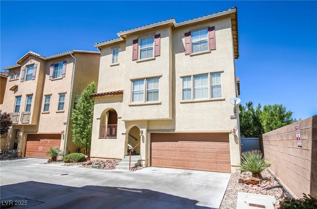 8920 Charles Thomas Ct in Las Vegas, NV - Building Photo