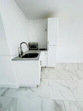 2320 SW 44th St, Unit A in Fort Lauderdale, FL - Building Photo - Building Photo