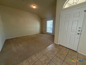 2001 Hearthstone Dr in San Marcos, TX - Building Photo - Building Photo