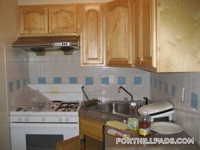 129 Cedar St in Boston, MA - Building Photo - Building Photo
