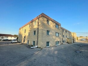 Eastwood Manors in Rochester, MN - Building Photo - Building Photo
