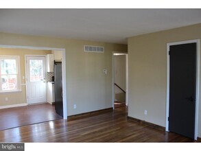 113 W Rutherford Dr in Newark, DE - Building Photo - Building Photo