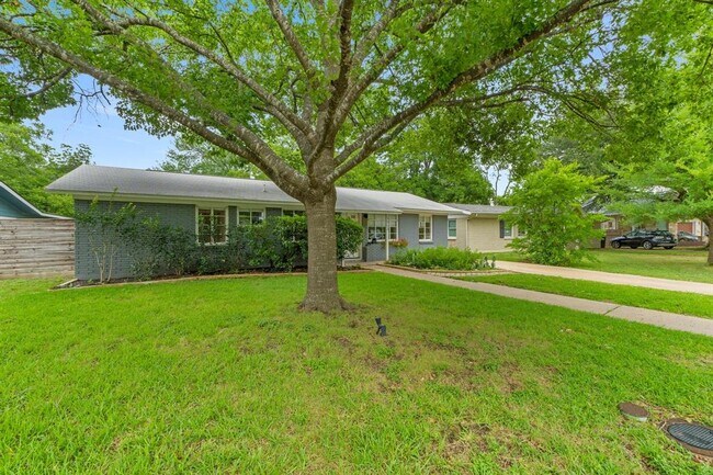7712 Robalo Rd in Austin, TX - Building Photo - Building Photo