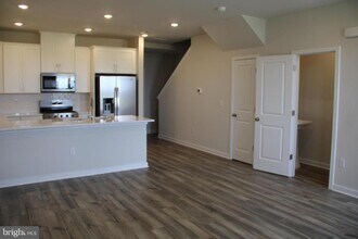 713 Platinum Dr in Phoenixville, PA - Building Photo - Building Photo