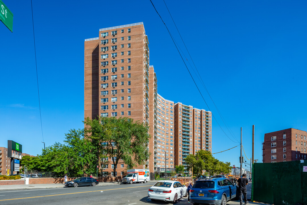 Philip Howard Apartments in Brooklyn, NY - Foto de edificio