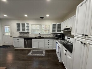 1140 Goodwin Pl NE in Atlanta, GA - Building Photo - Building Photo