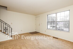 7989 Mt Hood in Dayton, OH - Building Photo