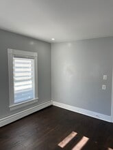 114 Tenney St, Unit 2 in Methuen, MA - Foto de edificio - Building Photo