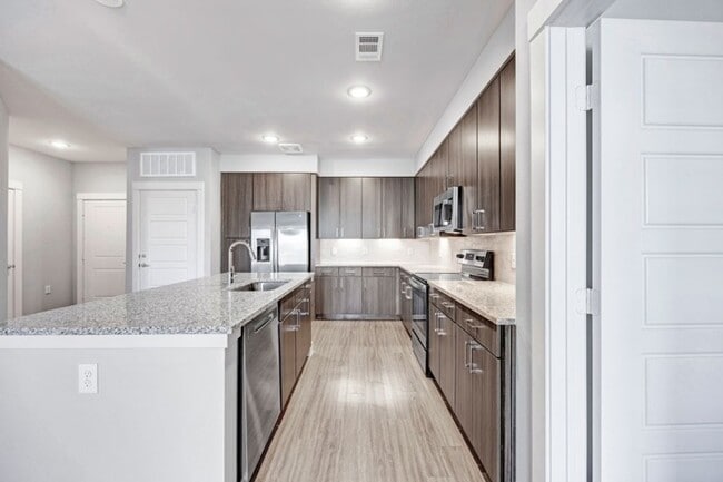 Brightleaf at Lakeline in Austin, TX - Foto de edificio - Building Photo