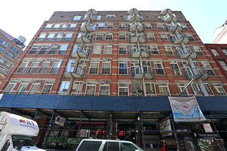 88 Fulton St in New York, NY - Building Photo - Building Photo