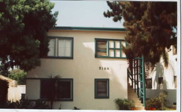 5129 Cahuenga Blvd in North Hollywood, CA - Foto de edificio - Building Photo