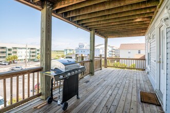 1705 Carolina Beach Ave N in Carolina Beach, NC - Building Photo - Building Photo