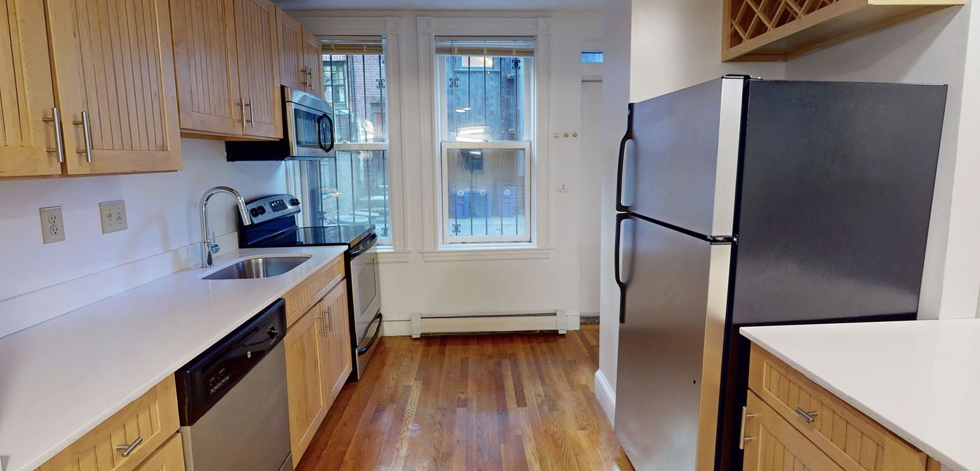 17 Exeter St, Unit 7 in Boston, MA - Building Photo