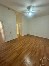 220 Crestwood Cir in Royal Palm Beach, FL - Foto de edificio - Building Photo