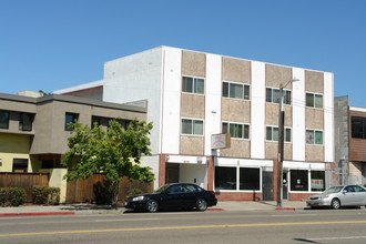 6315-6323 Telegraph Ave in Oakland, CA - Building Photo - Building Photo