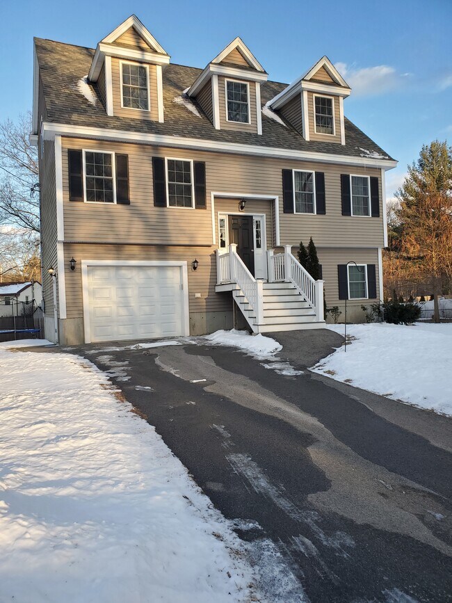 881 Old Shawsheen St Rentals in Tewksbury, MA