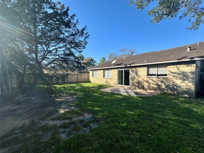 16143 Little Cypress Ln