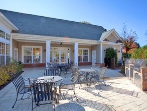 Huntington Townhomes in Shelton, CT - Foto de edificio - Building Photo