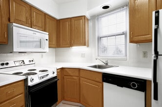 6415 Howe St in Pittsburgh, PA - Building Photo - Building Photo