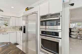 911 NW 7th St in Dania Beach, FL - Building Photo - Building Photo