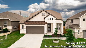 1510 Escarpment Rd in New Braunfels, TX - Building Photo