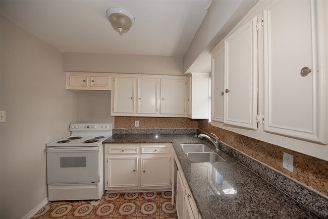 property at 1213 1st Ave N