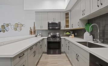 2323 28th St, Unit 1 in Santa Monica, CA - Building Photo - Building Photo