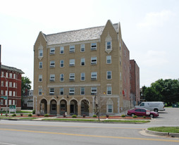 Emerson Manor Apartments