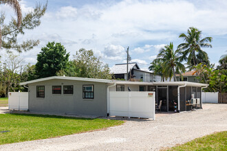 726 Park ave in Naples, FL - Foto de edificio - Building Photo