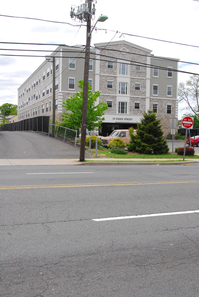 119 Essex St in Hackensack, NJ - Foto de edificio - Building Photo