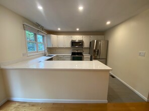 1047 Washington St in Newton, MA - Building Photo - Building Photo