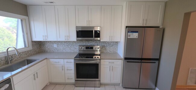 4130 Cove Ln in Glenview, IL - Building Photo - Building Photo