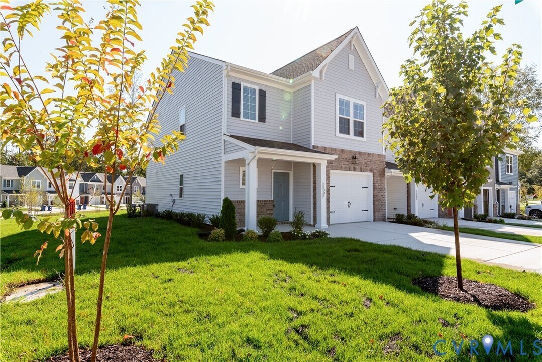 11301 Benton Pointe Wy in Chester, VA - Building Photo