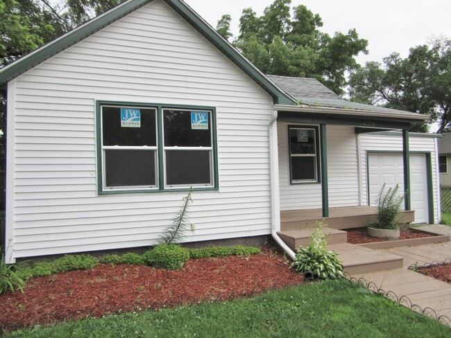 property at 406 W Maple St