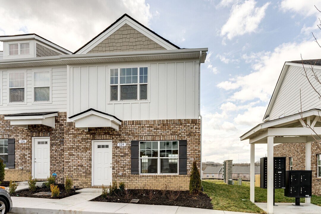 124 Dry Creek Commons Dr in Goodlettsville, TN - Building Photo
