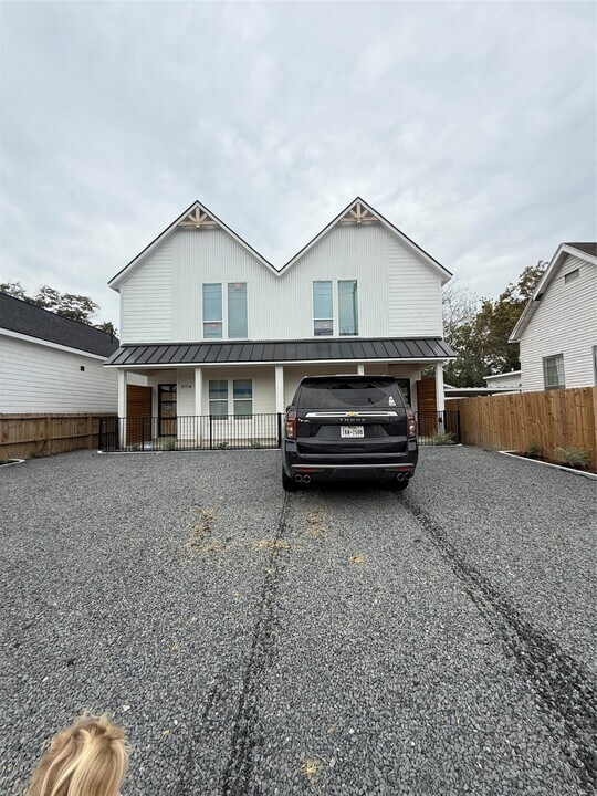 1815 McKee St in Houston, TX - Building Photo