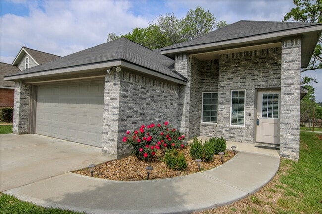 13089 Vega Ct in Willis, TX - Building Photo - Building Photo