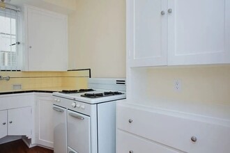 2001 Linda Rosa Ct in Pasadena, CA - Building Photo - Building Photo