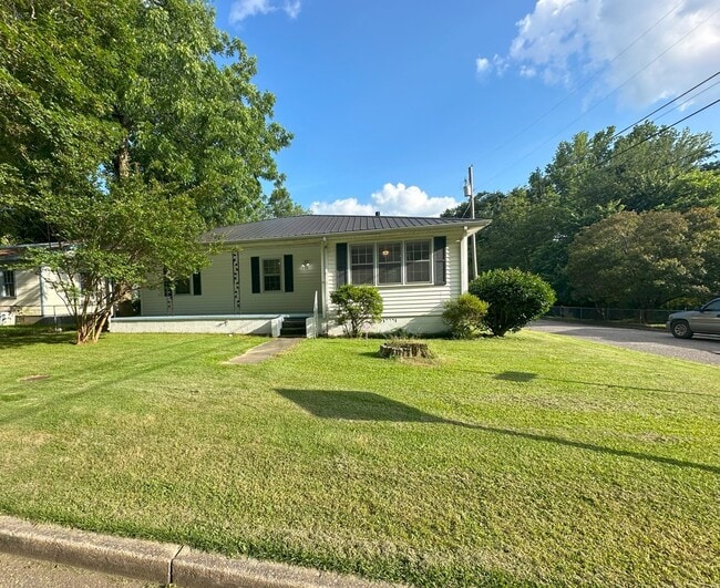 300 E 30th St in Anniston, AL - Building Photo - Building Photo