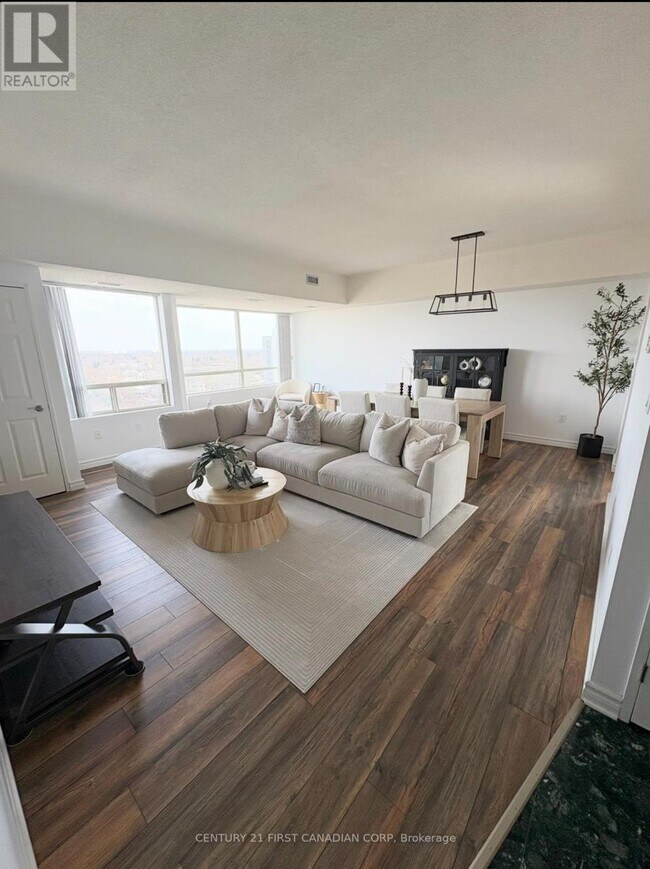 744 Wonderland Rd S in London, ON - Building Photo - Building Photo