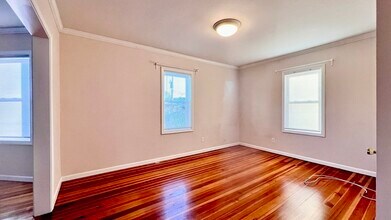 16 Miller Stile Rd in Quincy, MA - Building Photo - Building Photo