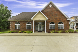 Country Club Apartments in Columbia, MO - Foto de edificio - Building Photo