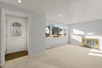 8 Stanley St in Natick, MA - Building Photo - Building Photo