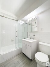 EAST 56 STREET in New York, NY - Foto de edificio - Building Photo