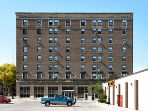 The Manor in Mason City, IA - Foto de edificio - Building Photo