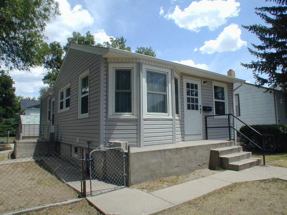 2021 Dunn Ave in Cheyenne, WY - Building Photo