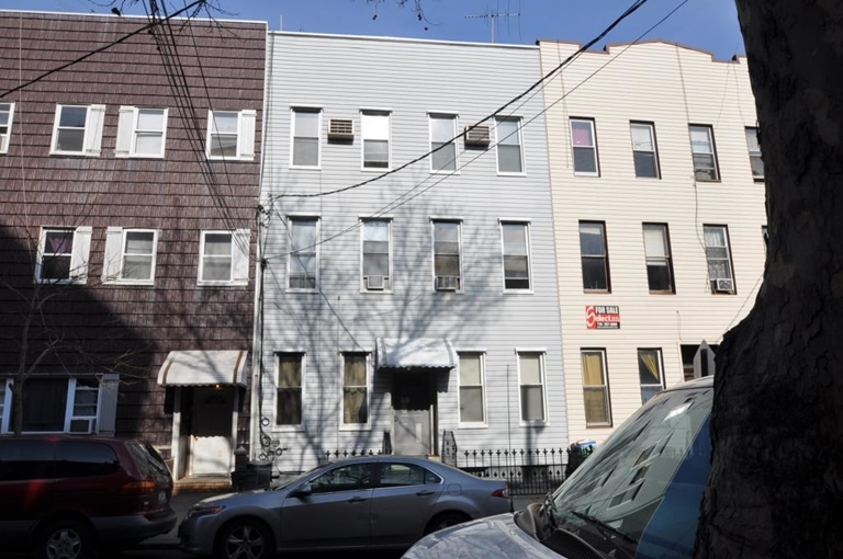 283  Devoe Street in Brooklyn, NY - Building Photo