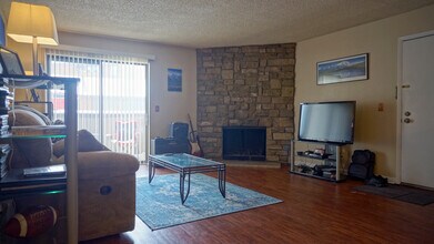 341 Wright St in Lakewood, CO - Building Photo - Building Photo